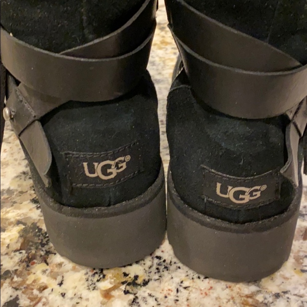 Warmest UGGs, Fur lined with a zipper!